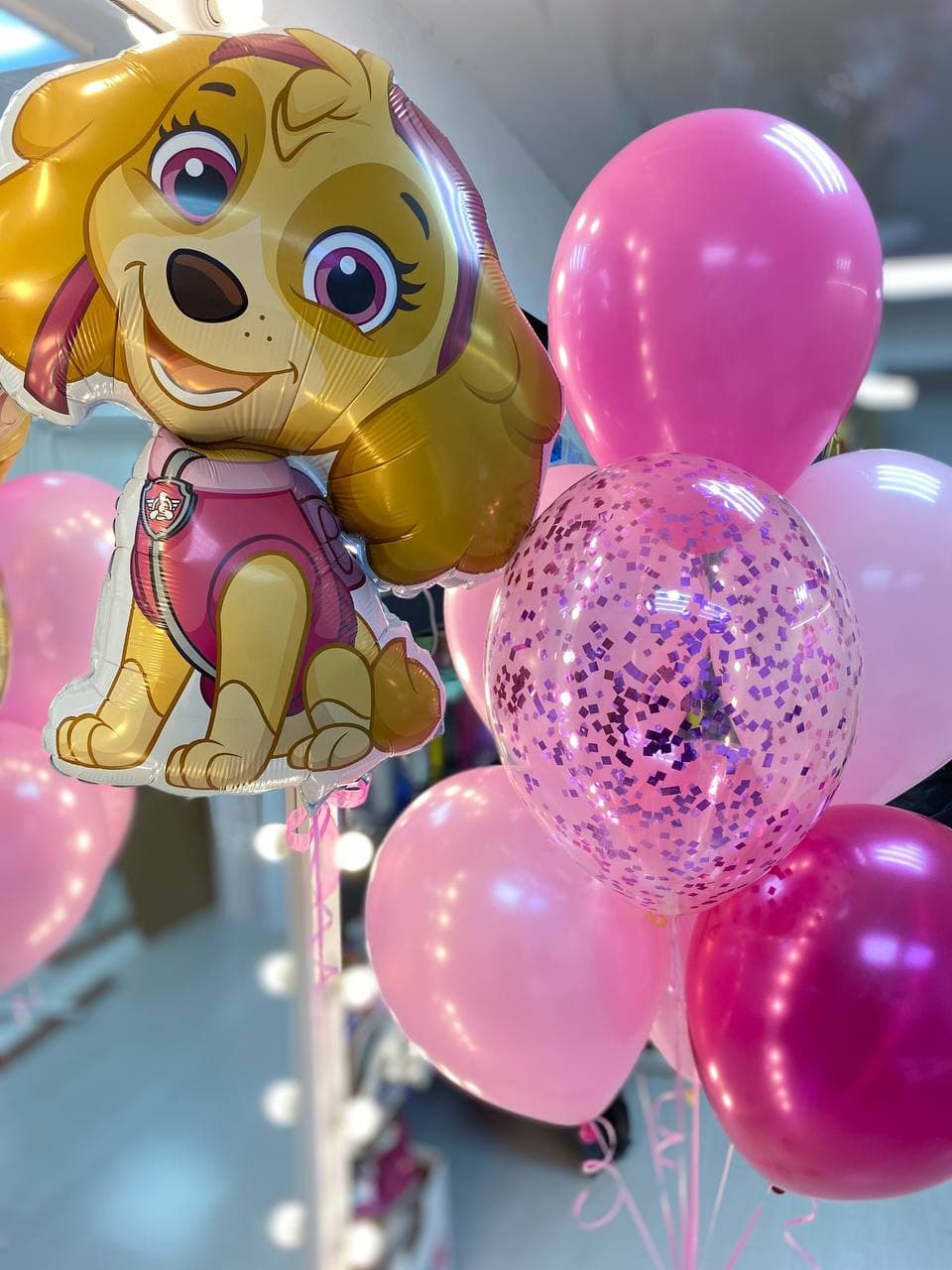 Набор шаров для девочки с фигуркой (фото 1)