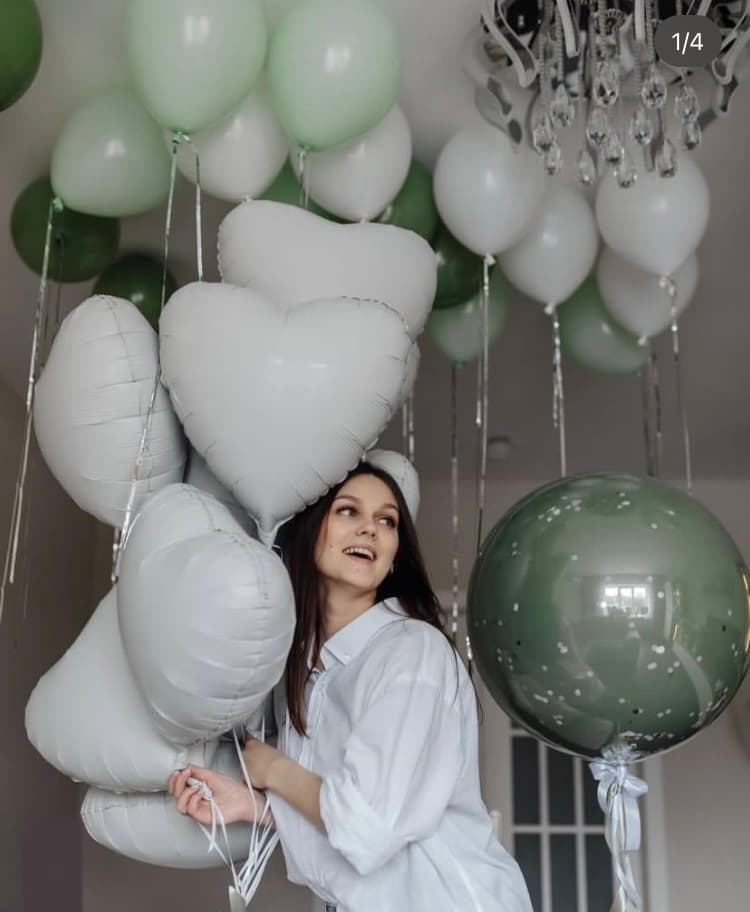 С большим шаром и сердцами (фото 1)